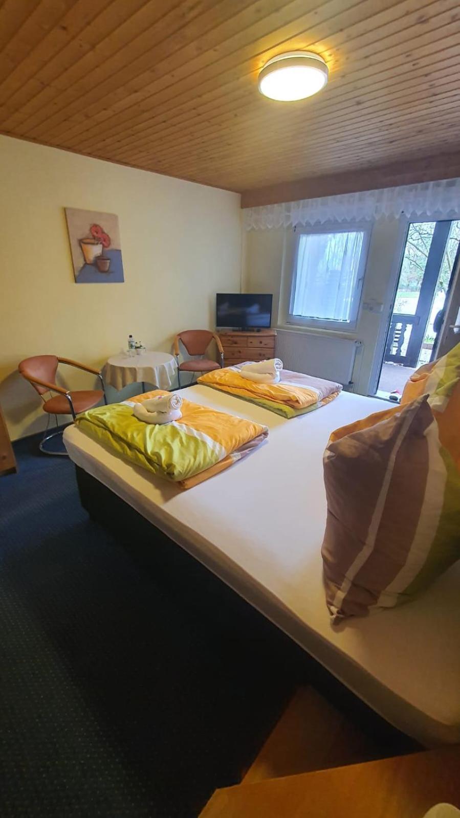 Motel Zur Festwiese Gierstadt Exterior photo
