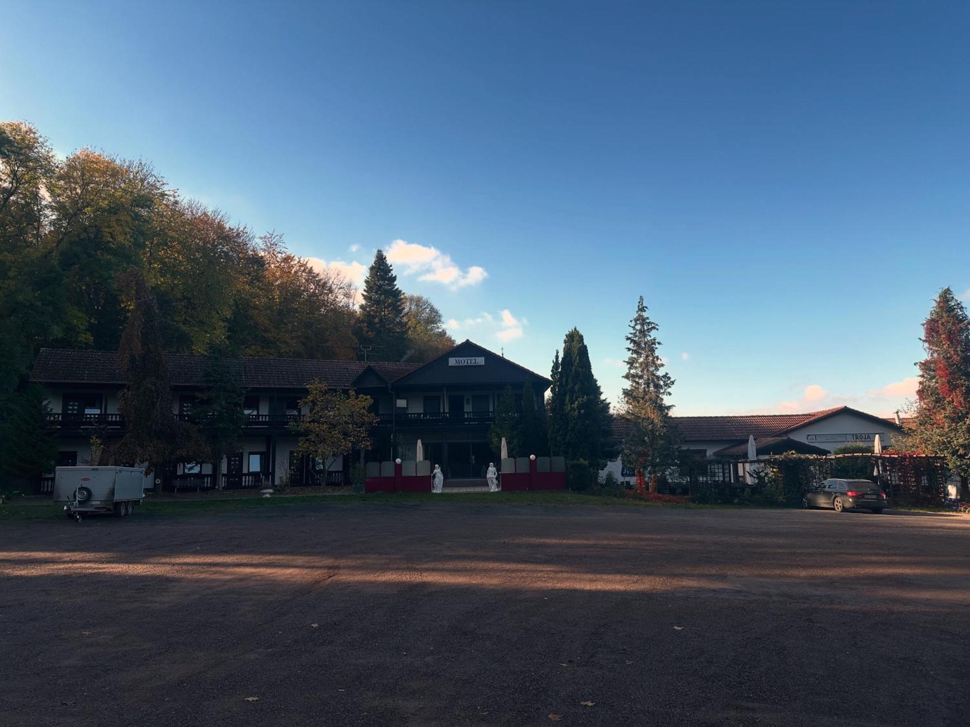 Motel Zur Festwiese Gierstadt Exterior photo