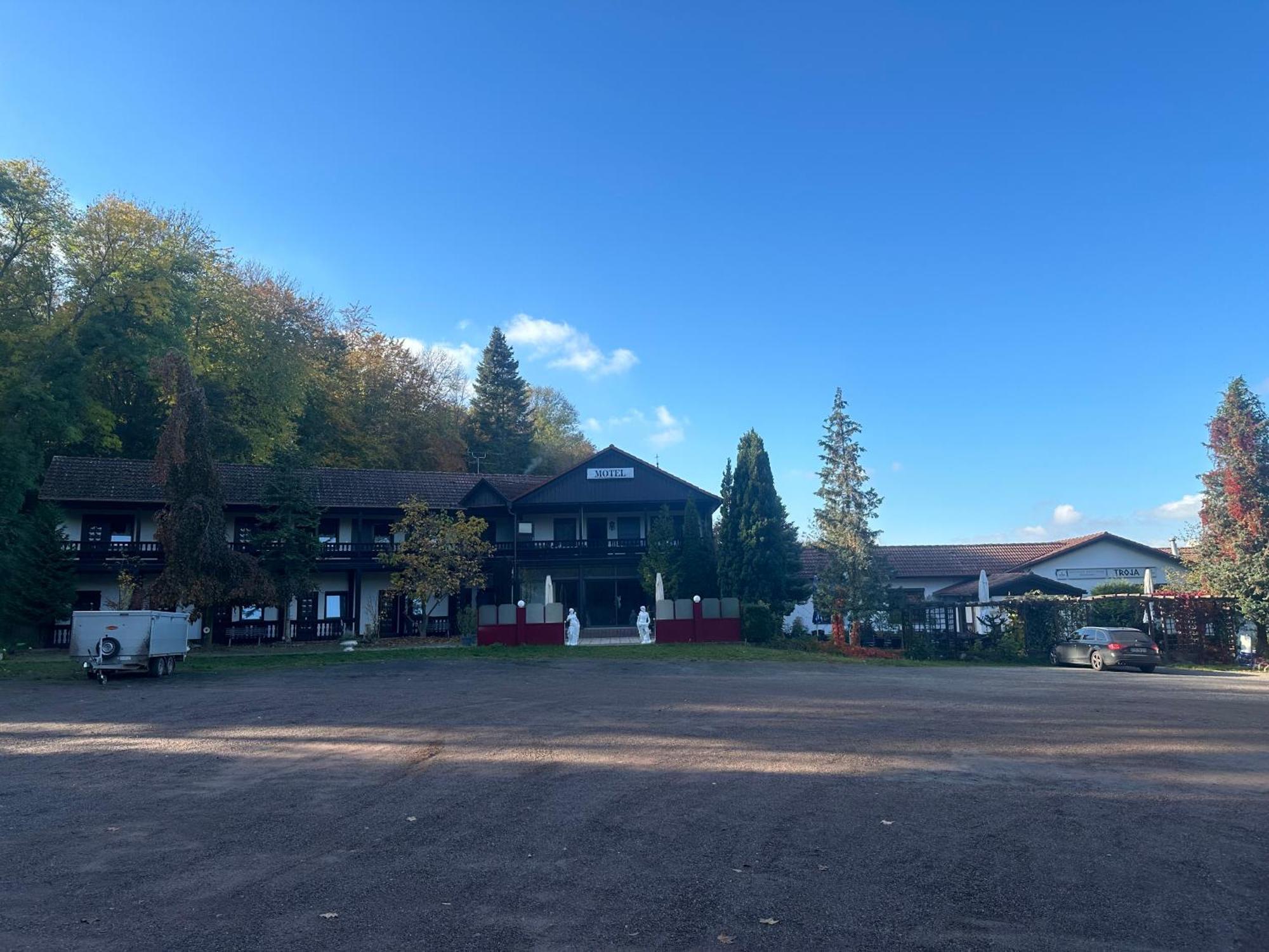Motel Zur Festwiese Gierstadt Exterior photo