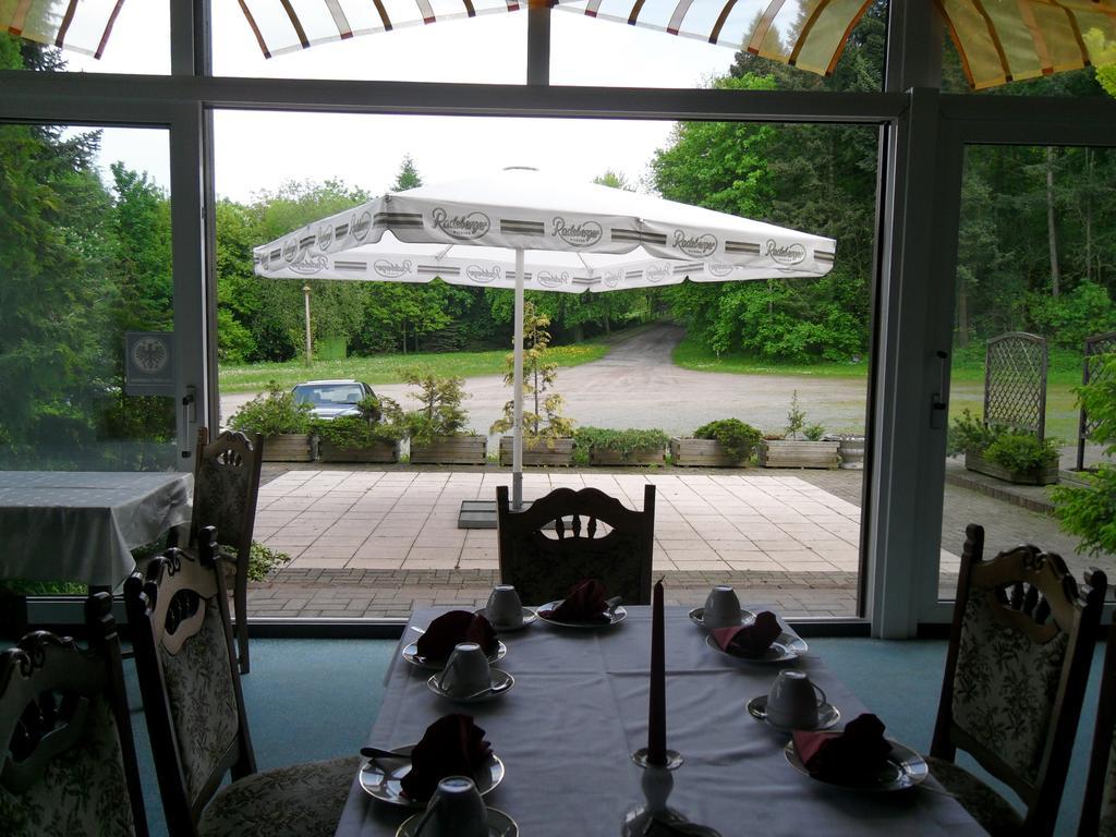 Motel Zur Festwiese Gierstadt Exterior photo