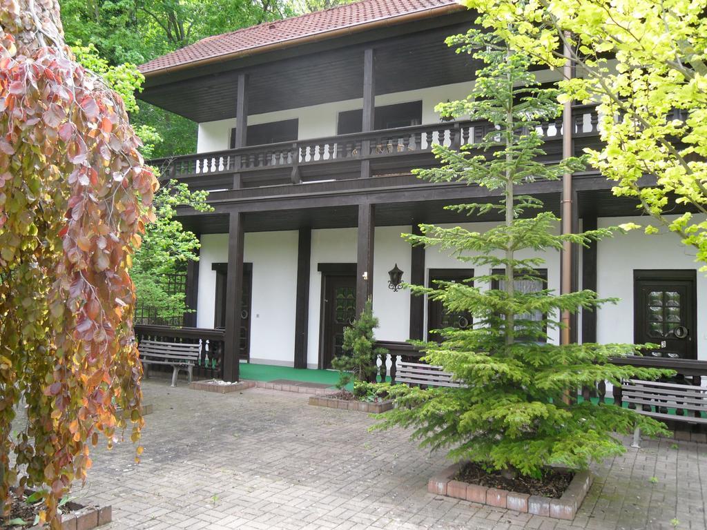 Motel Zur Festwiese Gierstadt Exterior photo