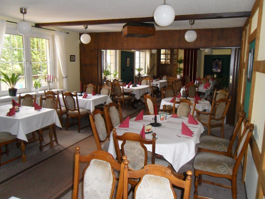 Motel Zur Festwiese Gierstadt Exterior photo