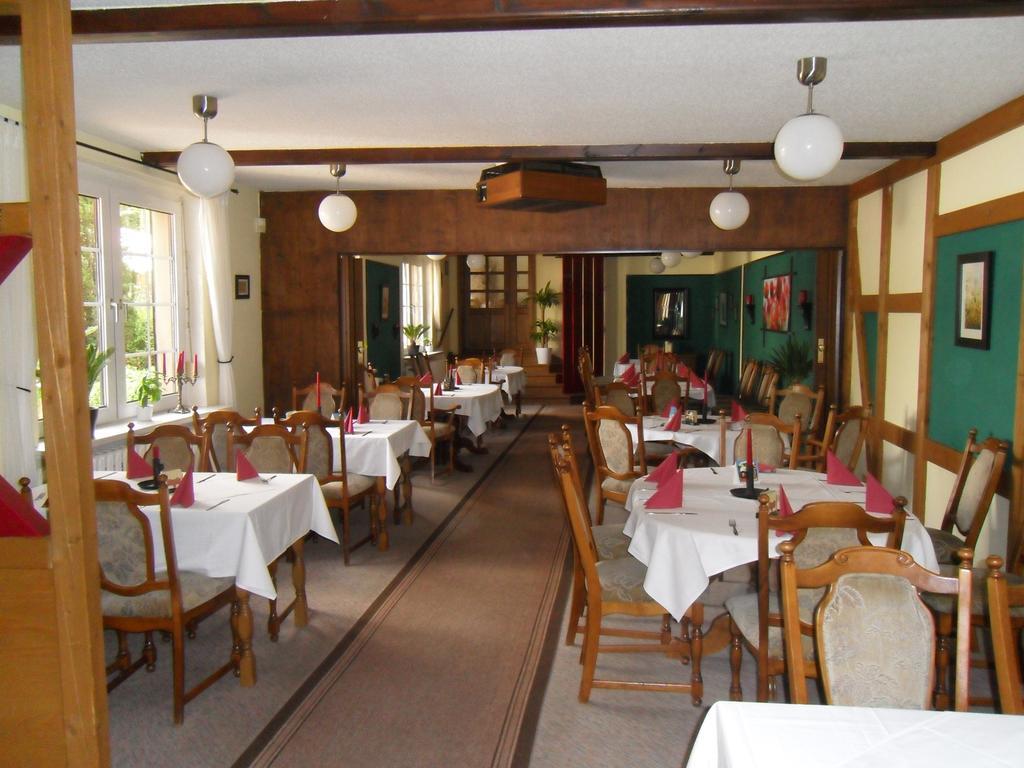 Motel Zur Festwiese Gierstadt Exterior photo
